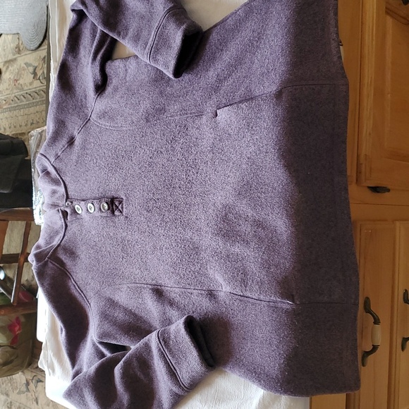 Cabela's Purple Hooded Sz. XL Sweater with Button Detail and Kangaroo Pockets - Picture 11 of 13